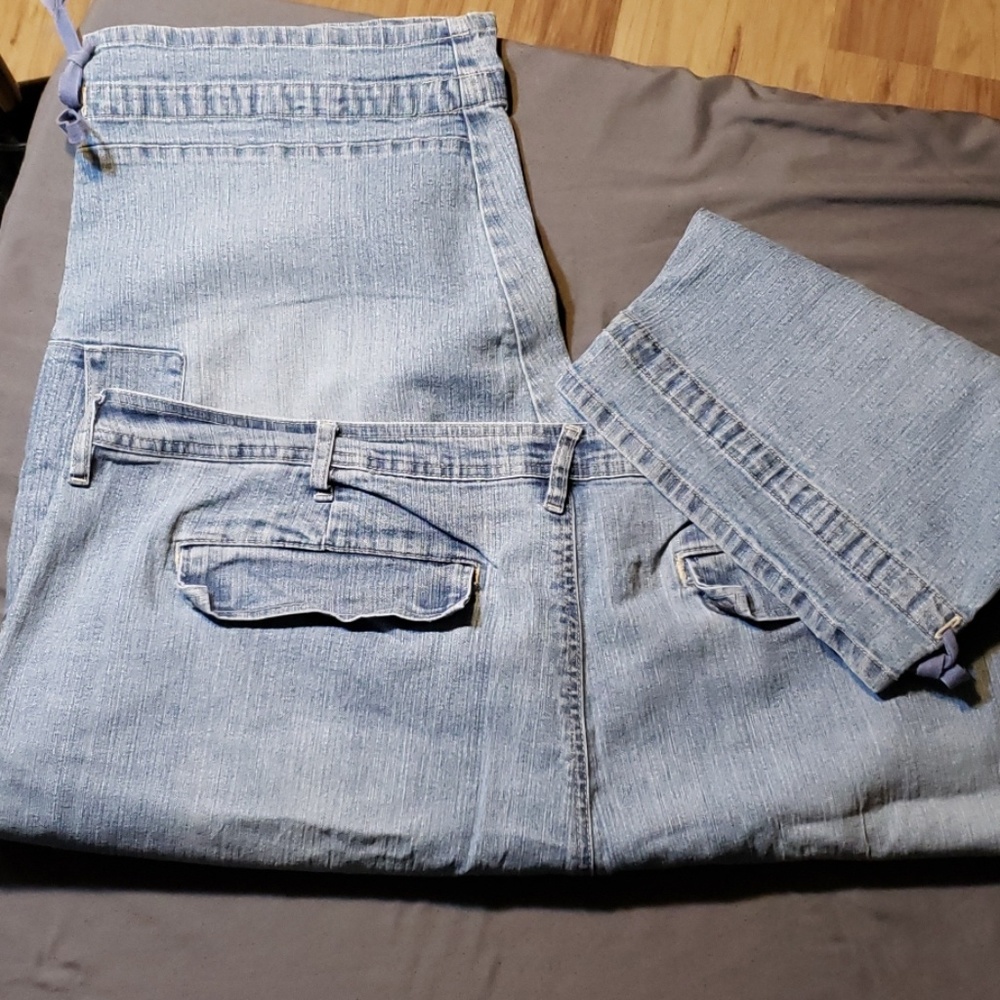 PLUS Cato cargo style capris